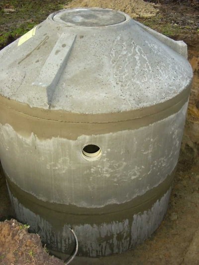 Sammelgruben aus Beton in Ringbau- und Kompaktbauweise Sammelgruben aus Beton in Ringbau- und Kompaktbauweise